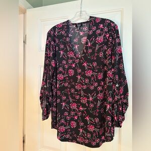 NWOT Jones NY Signature v-neck long sleeve blouse.  XL.  Black/pink.